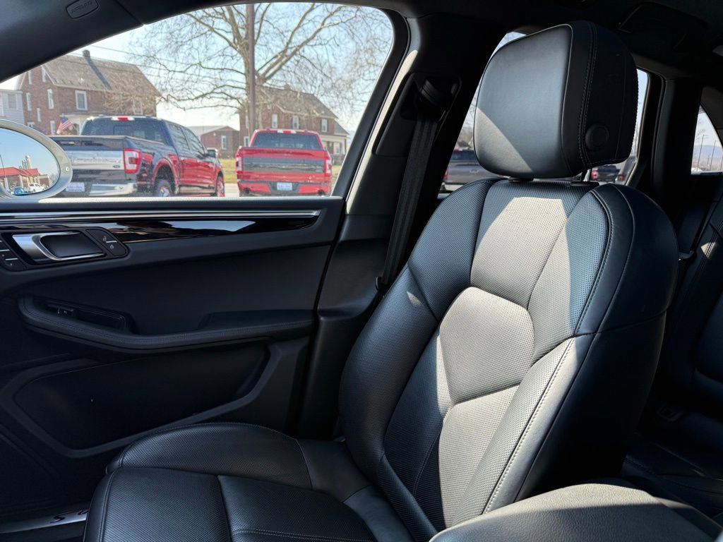 Used 2021 Porsche Macan S image 25