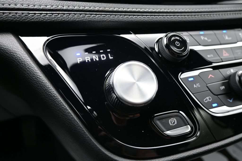 New 2027 Chrysler Pacifica Select FWD image 19