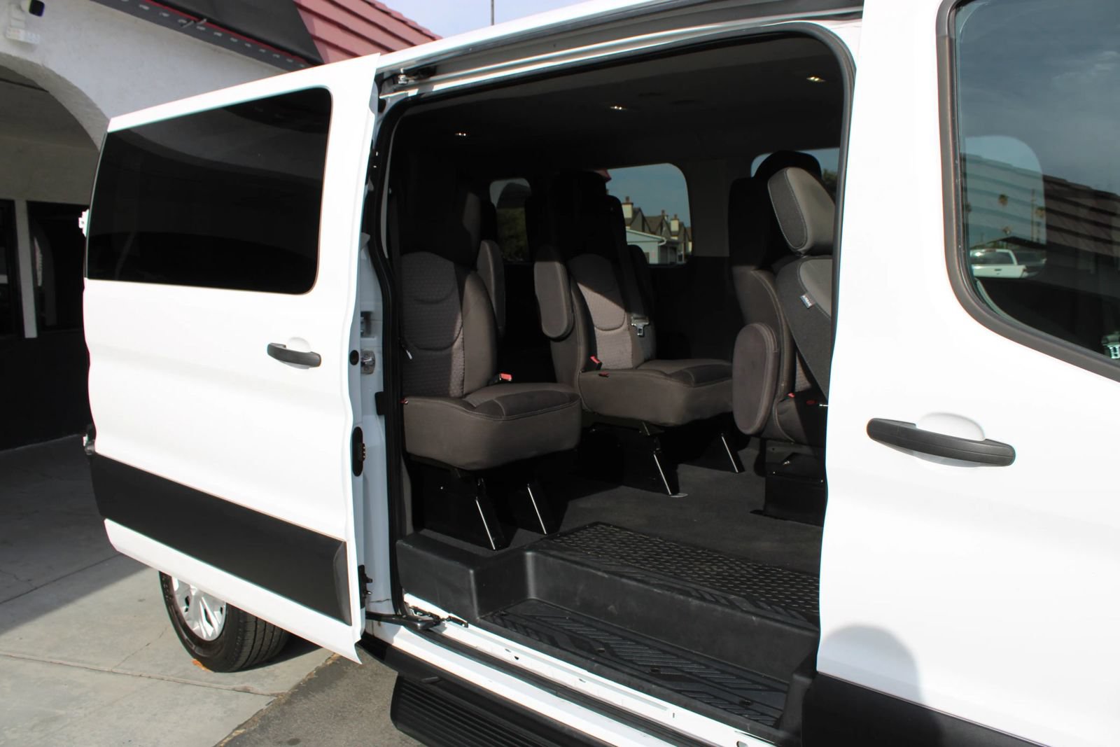 Used 2024 Ford Transit 350 XLT RWD image 21