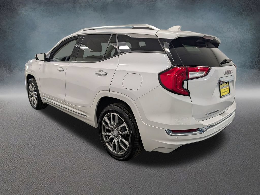 Used 2023 GMC Terrain Denali w/ Denali Premium Package AWD/4WD image 6