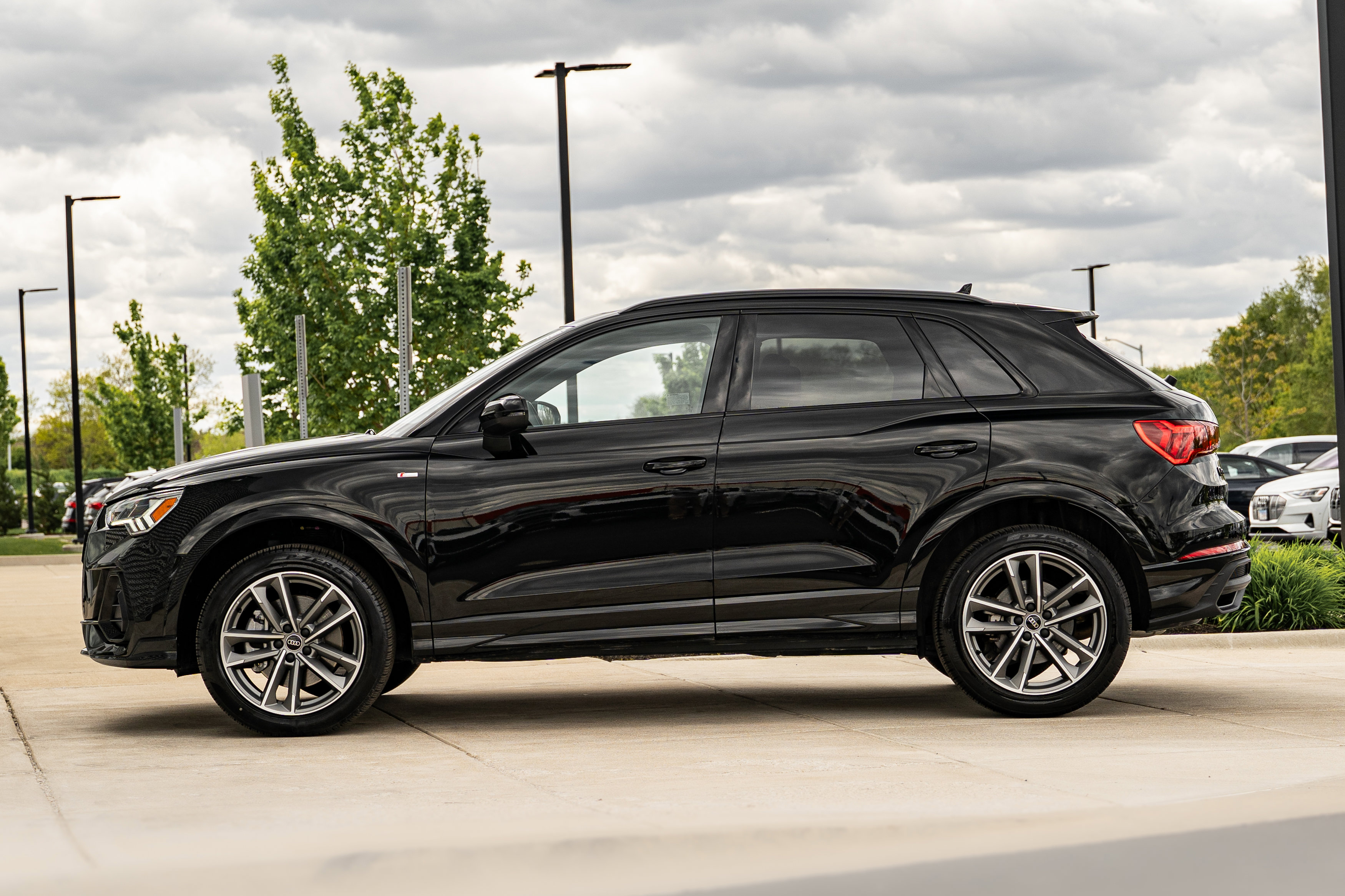 Certified 2025 Audi Q3 2.0T Premium w/ Convenience Package AWD/4WD image 6