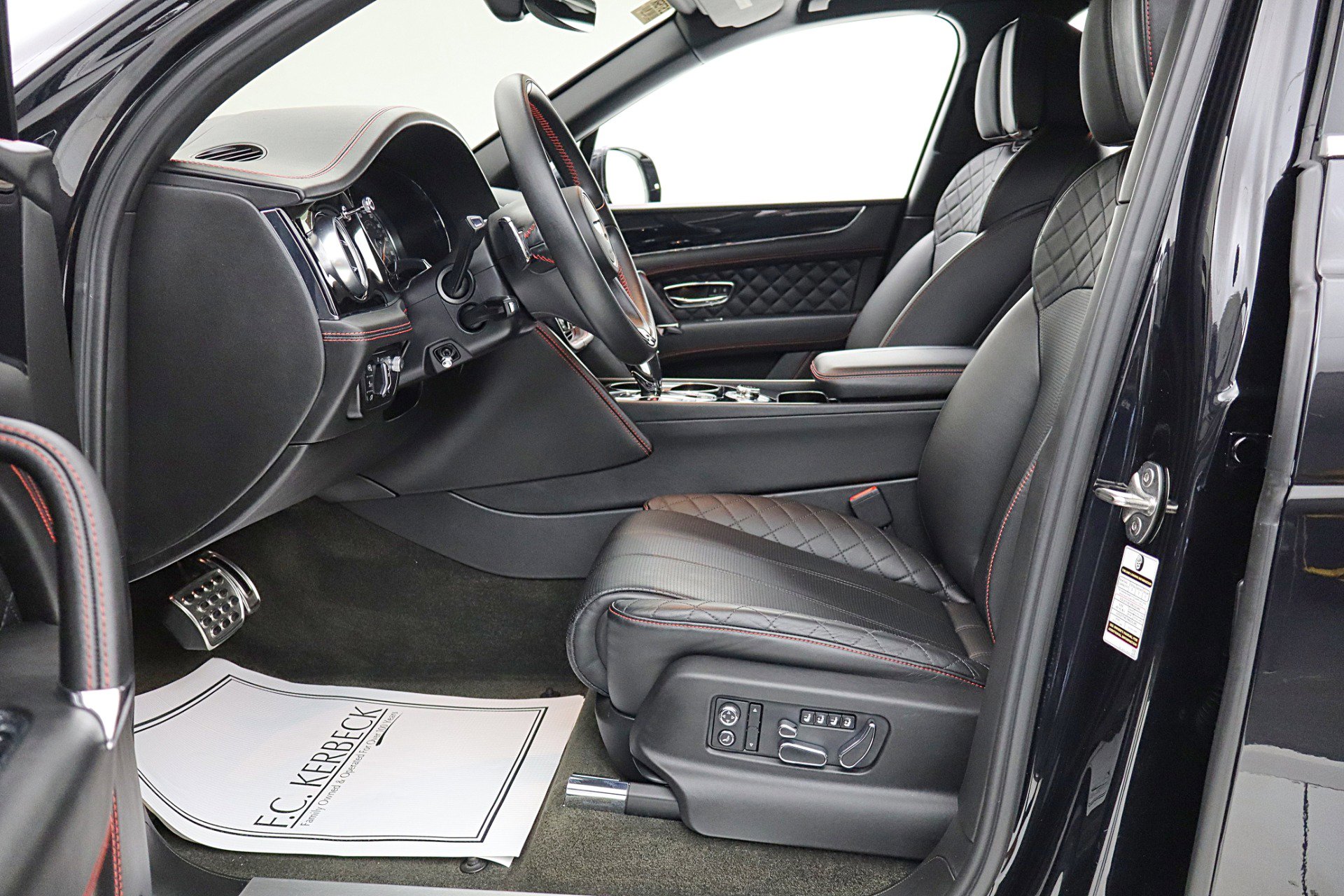 Certified 2017 Bentley Bentayga image 44