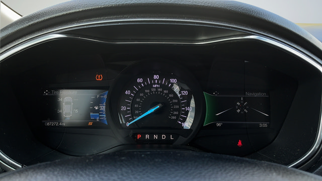 Used 2020 Ford Fusion SE FWD image 15