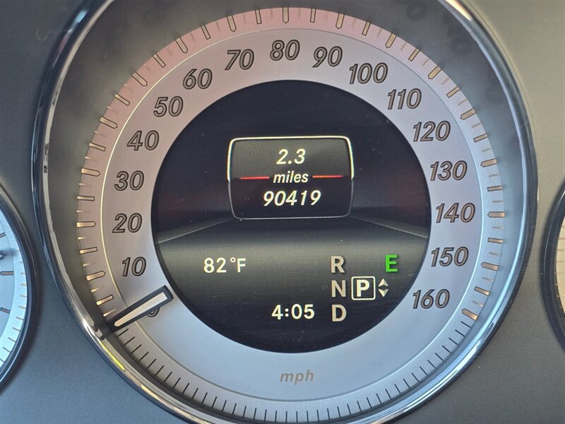 Used 2015 Mercedes-Benz GLK 350 4MATIC image 5