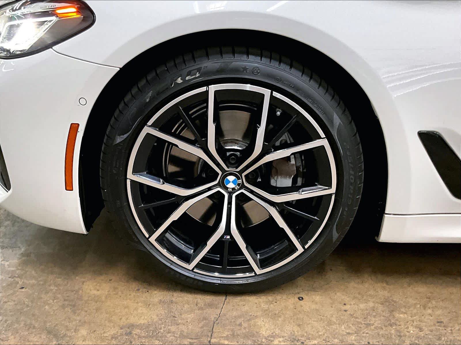 Used 2023 BMW 540i w/ Executive Package RWD image 12