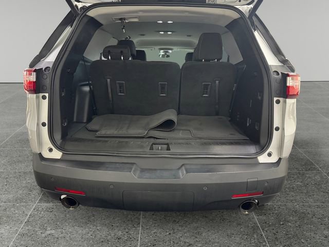 Used 2020 Chevrolet Traverse LT image 13