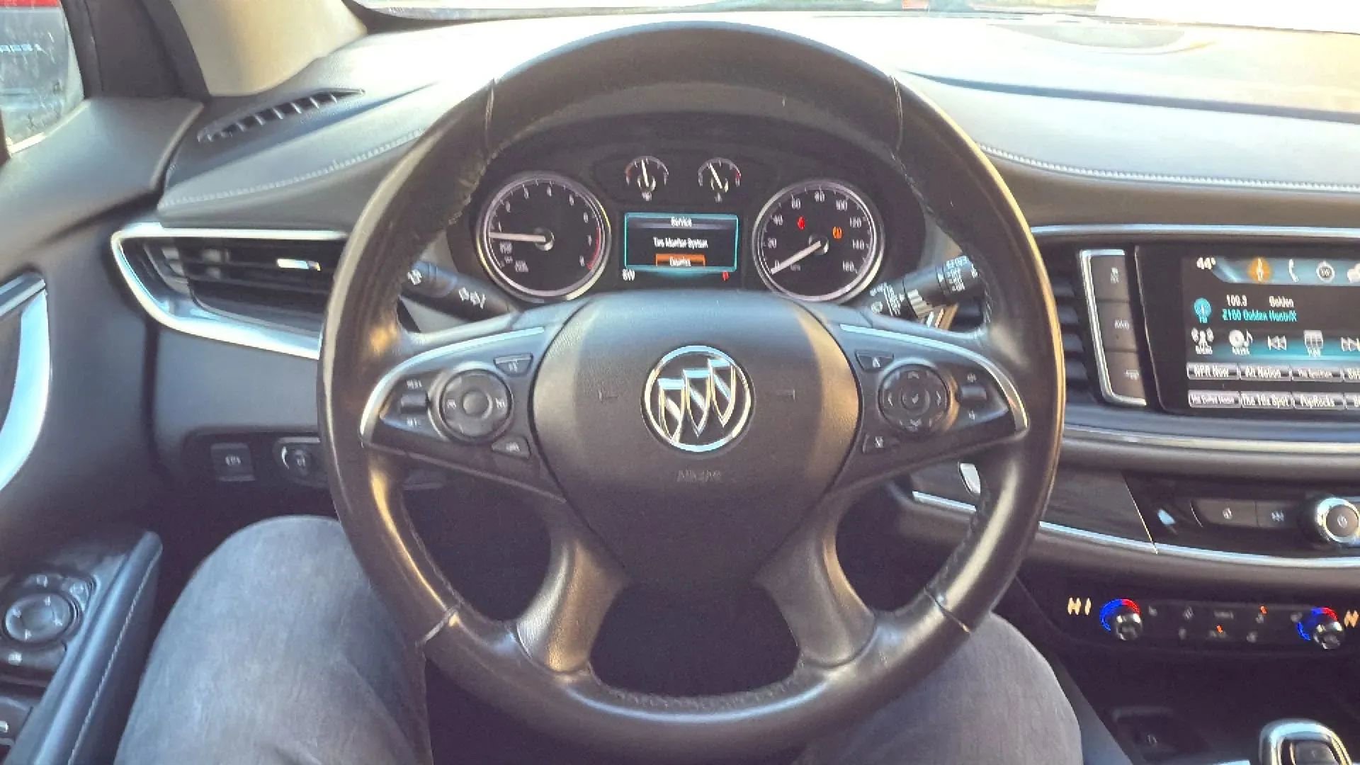 Used 2018 Buick Enclave Essence w/ Trailering Package image 10