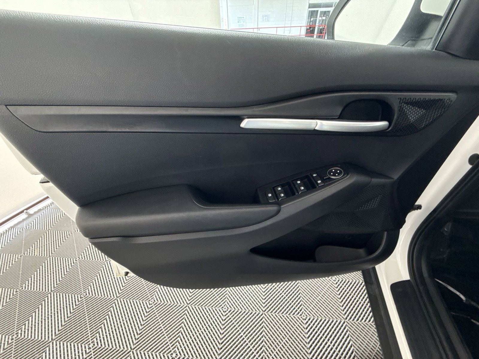 Used 2023 Kia Seltos LX AWD/4WD image 15
