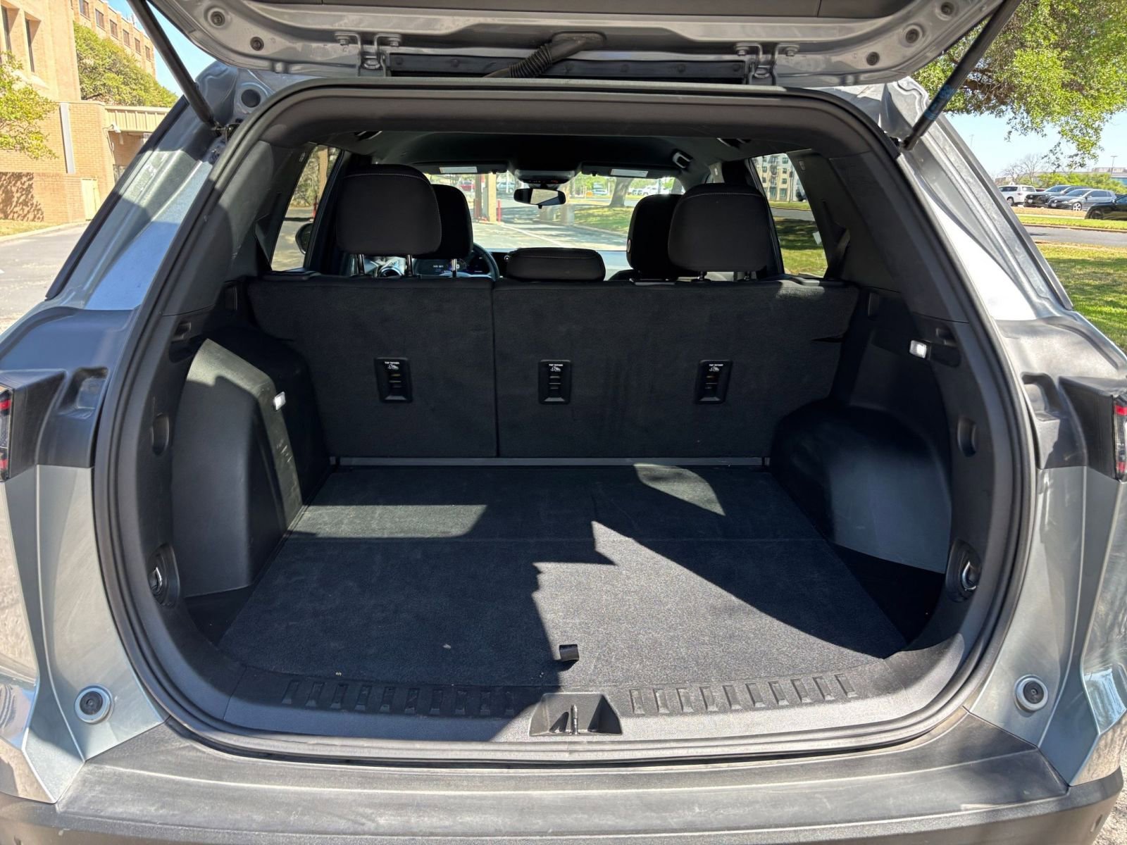 Used 2025 Chevrolet Equinox LT FWD image 26
