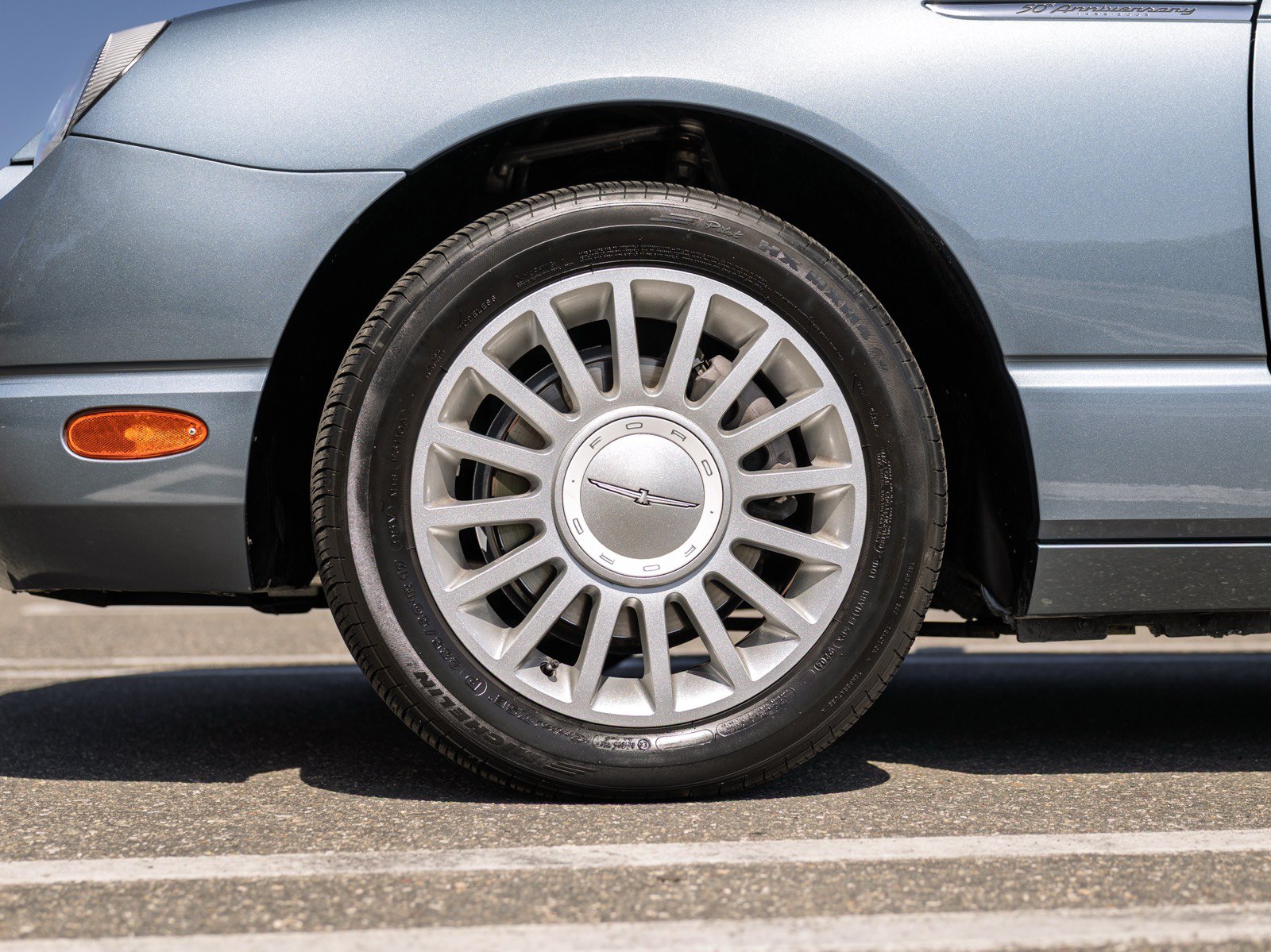 Used 2005 Ford Thunderbird RWD image 15