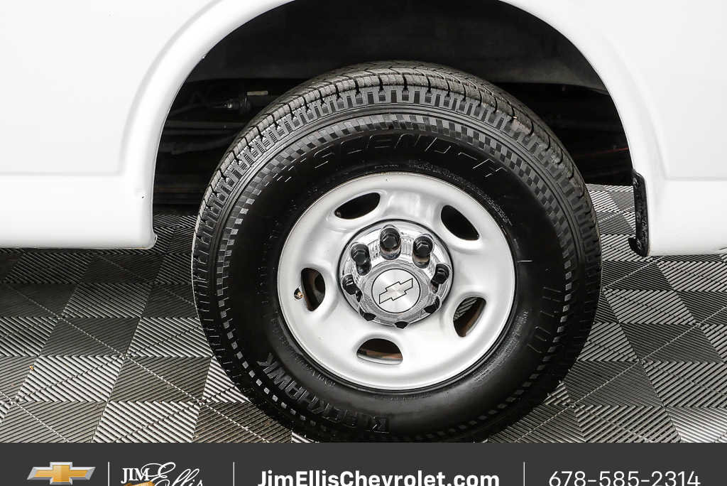 Used 2020 Chevrolet Express 3500 LT w/ LT Preferred Equipment Group RWD image 29