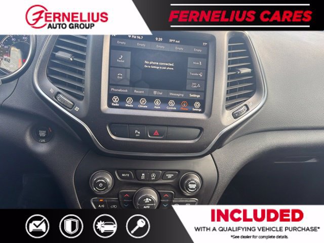 Used 2019 Jeep Cherokee Trailhawk w/ Cold Weather Group AWD/4WD image 10