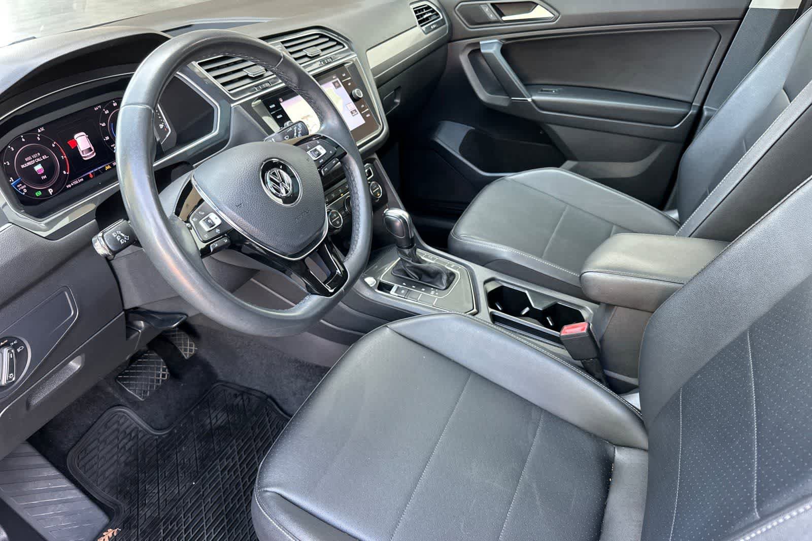 Used 2020 Volkswagen Tiguan SEL FWD image 11