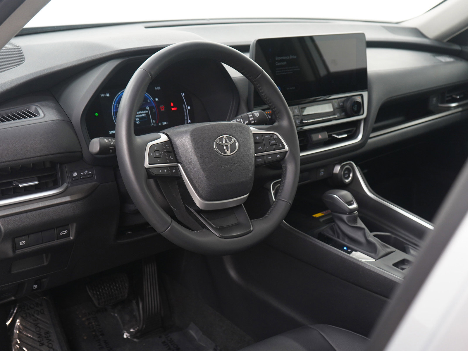 Used 2025 Toyota Grand Highlander AWD image 25