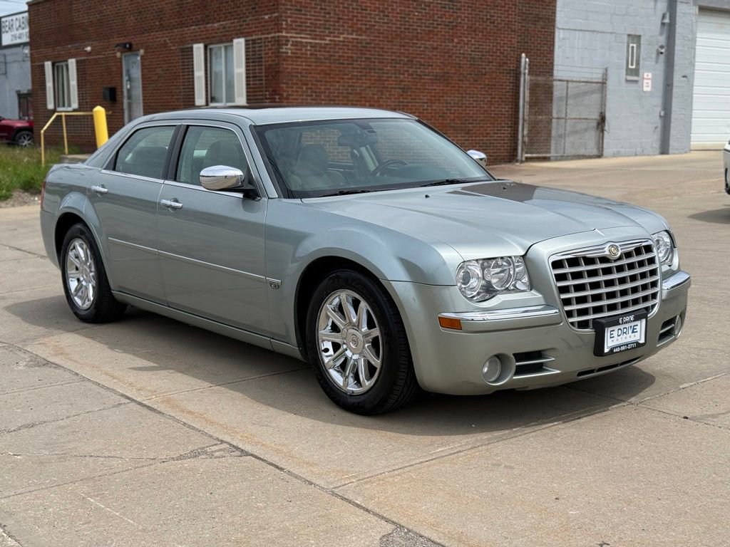 Used 2005 Chrysler 300 C w/ Navigation & Sound Group II RWD image 4