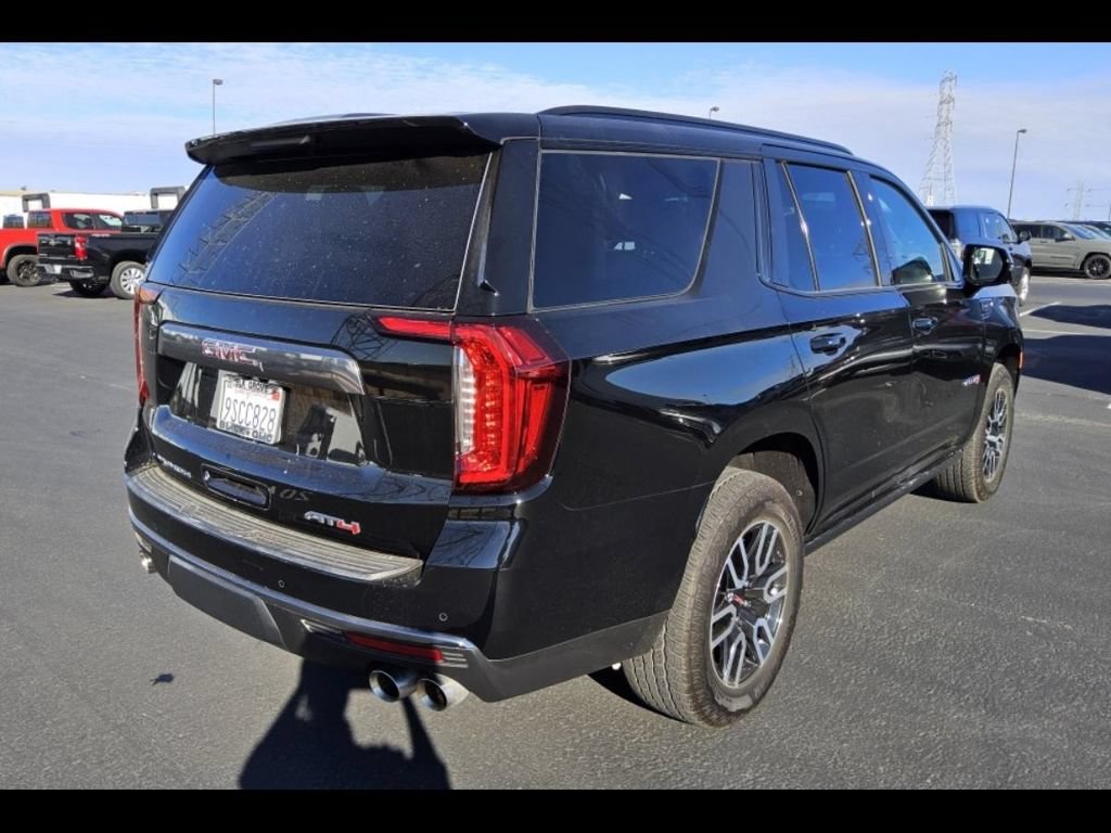 Used 2024 GMC Yukon AT4 w/ Technology Package AWD/4WD image 4