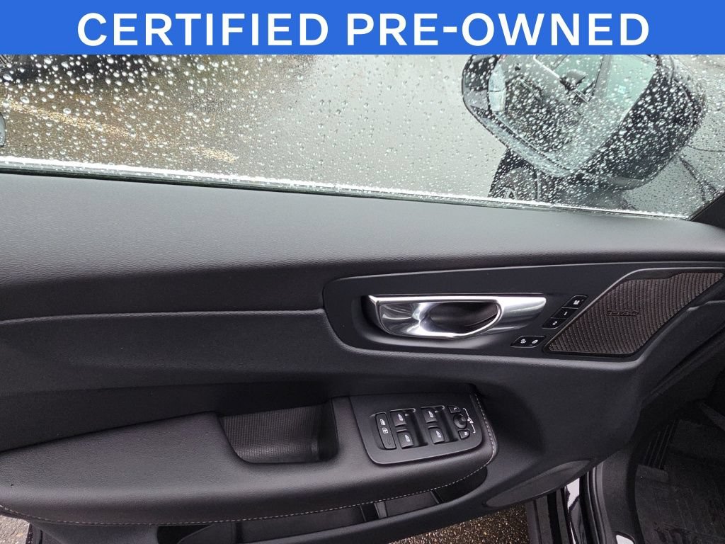 Used 2023 Volvo XC60 B5 Ultimate w/ Climate Package AWD/4WD image 3