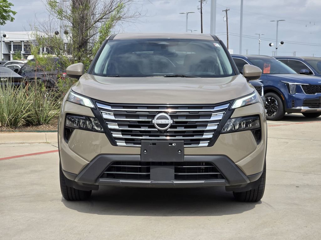 Used 2025 Nissan Rogue SV AWD/4WD image 10