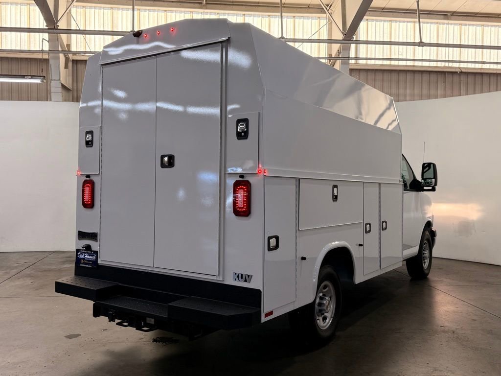 New 2025 Chevrolet Express 3500 w/ Power Convenience Package image 9