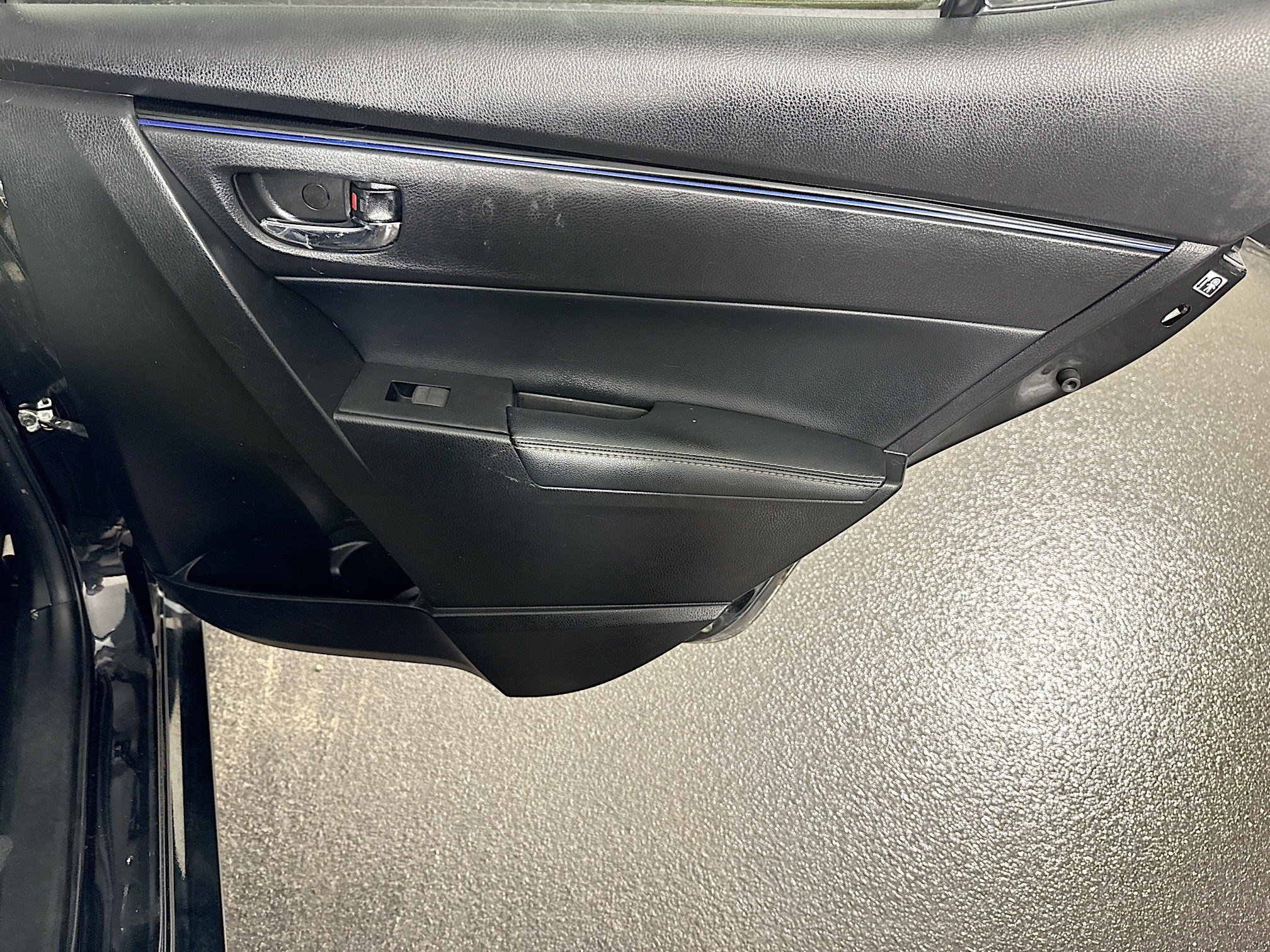Used 2018 Toyota Corolla SE FWD image 27