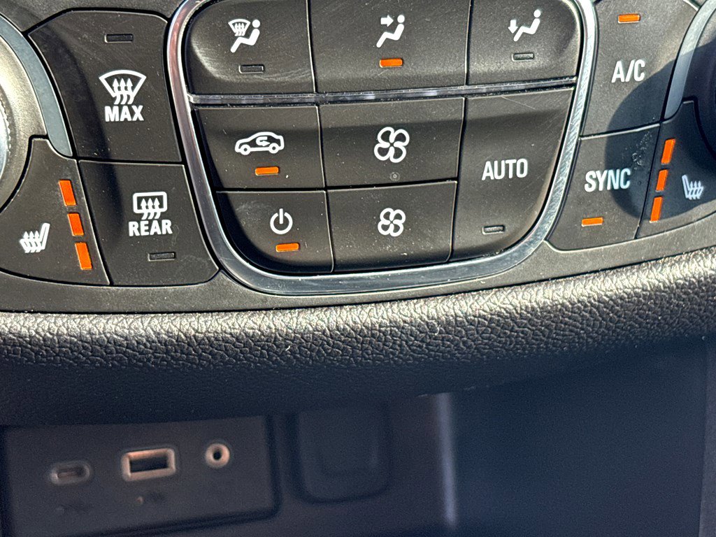 Used 2024 Chevrolet Equinox LT image 8