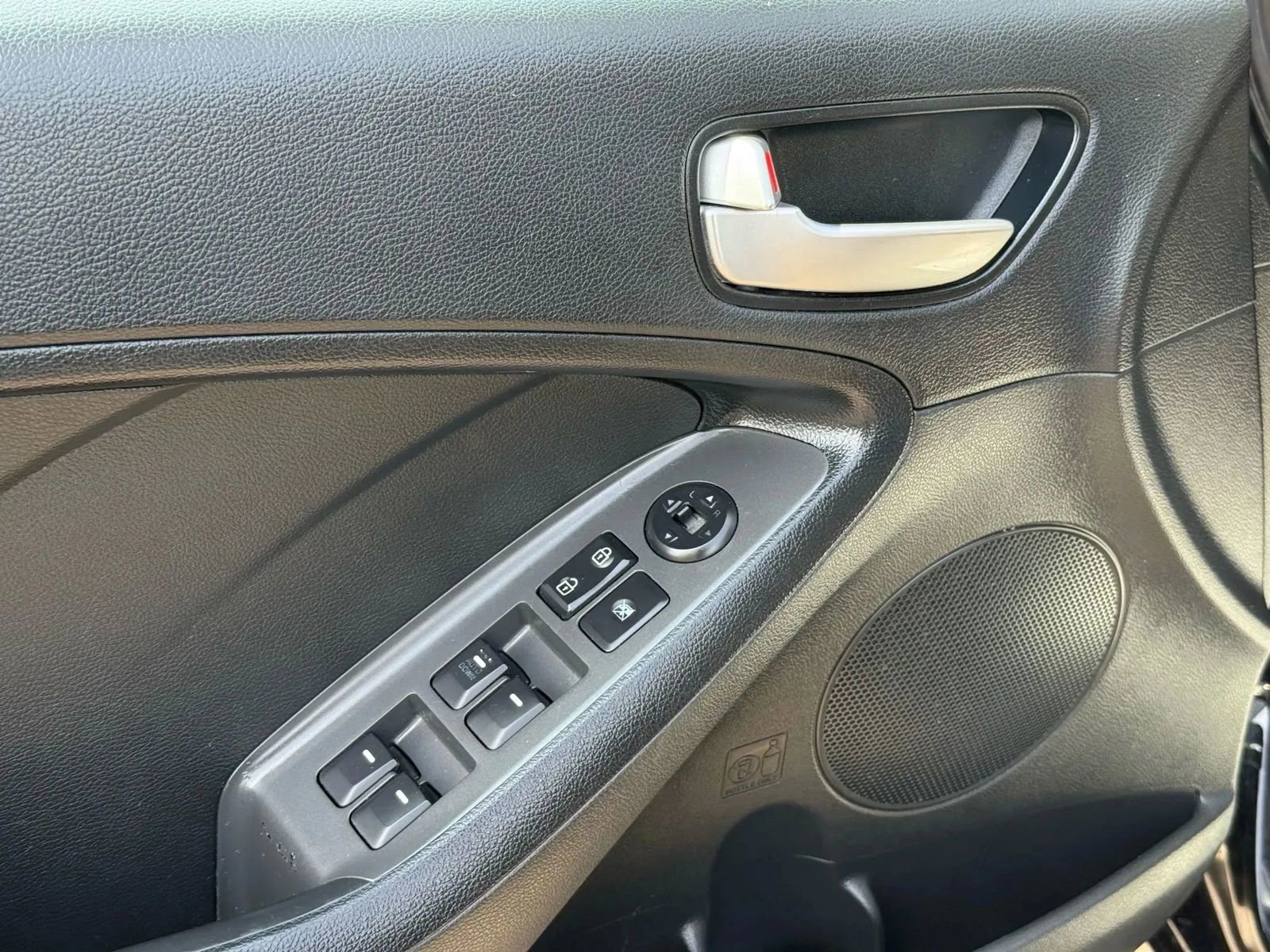 Used 2017 Kia Forte LX w/ LX Popular Package image 14