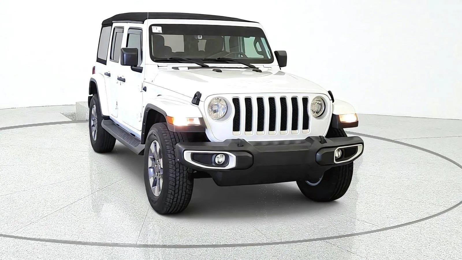 Used 2022 Jeep Wrangler Unlimited Sahara AWD/4WD image 2