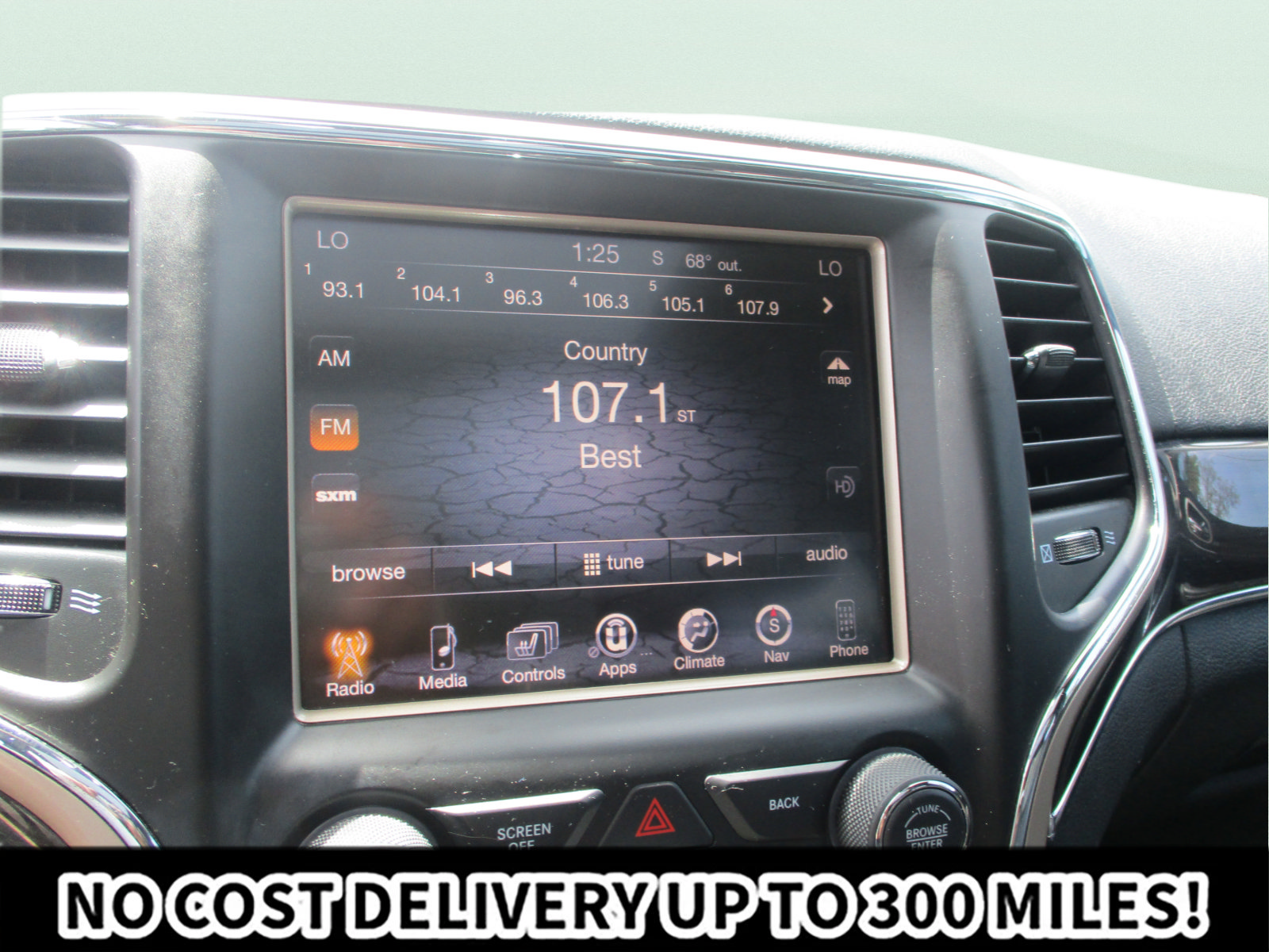 Used 2015 Jeep Grand Cherokee Overland w/ Advanced Technology Group AWD/4WD image 18