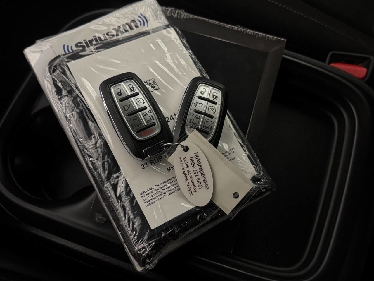 Used 2023 Chrysler Pacifica Touring image 32