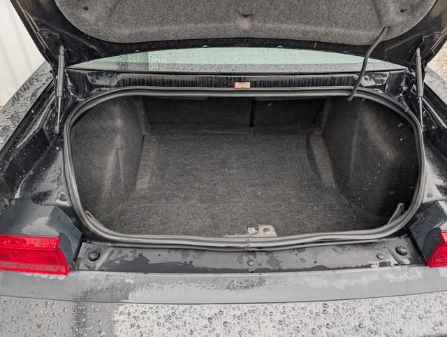 Used 2009 Dodge Challenger R/T image 19