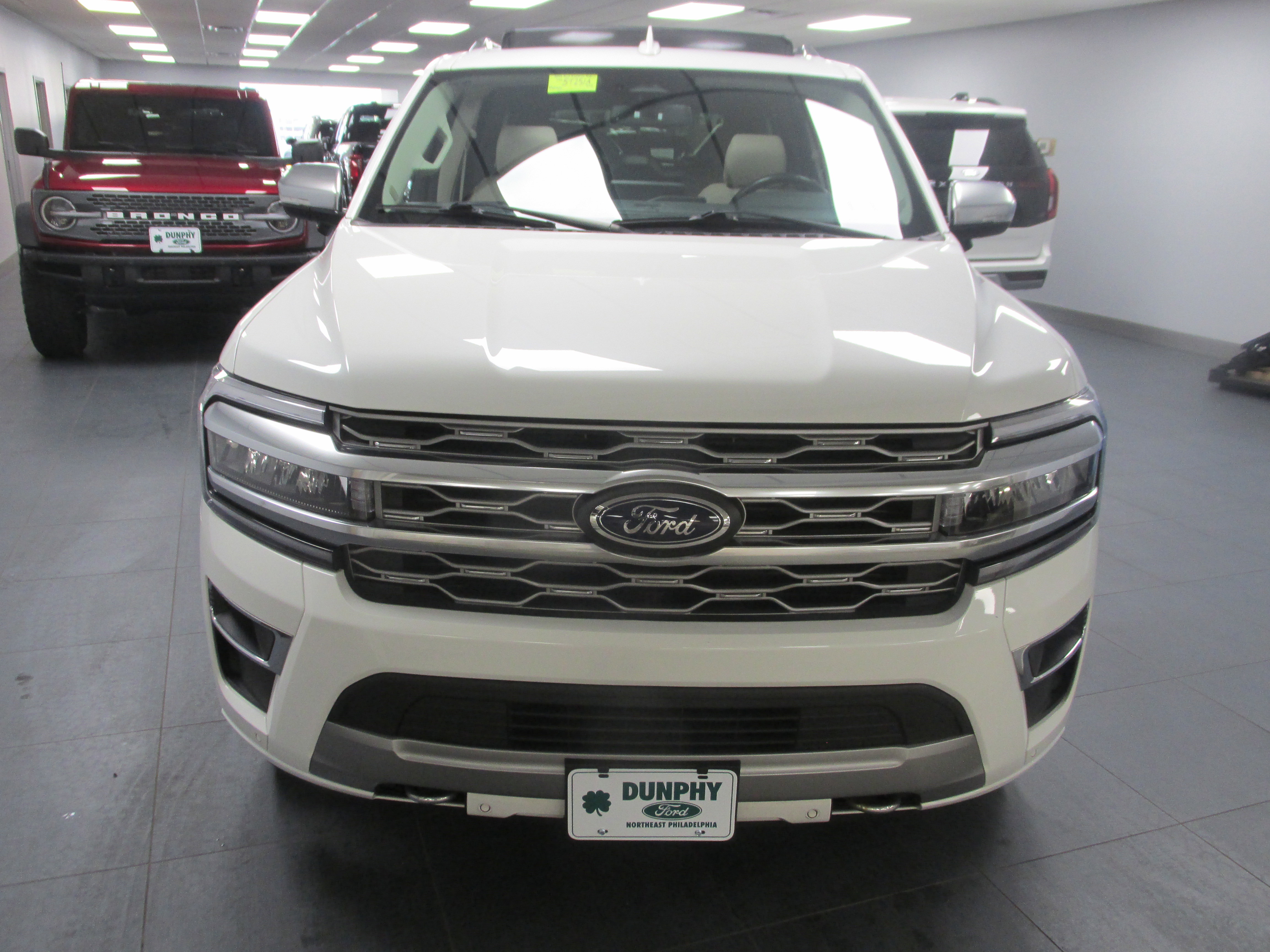 Used 2023 Ford Expedition Platinum image 2