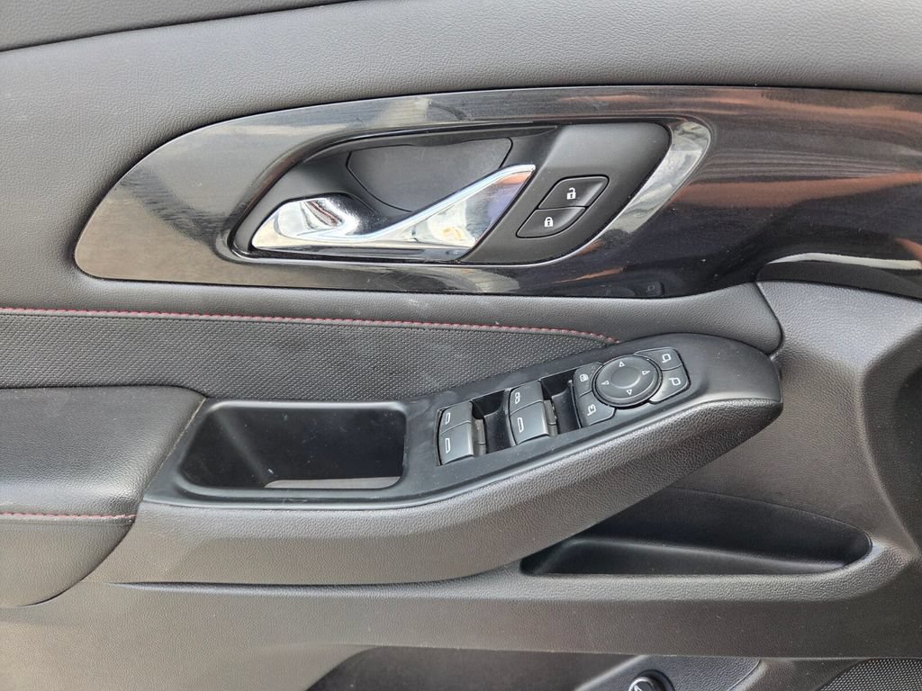 Used 2023 Chevrolet Traverse RS FWD image 24