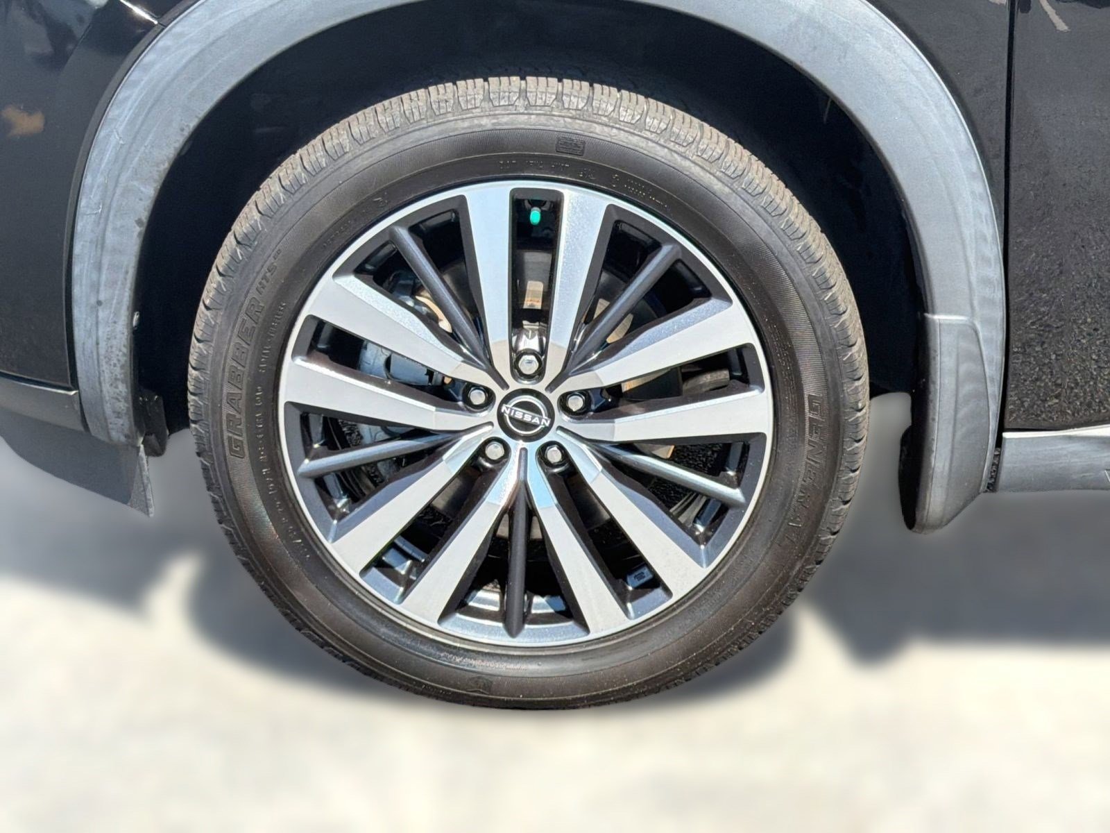 Used 2022 Nissan Pathfinder Platinum w/ Cargo Package FWD image 12