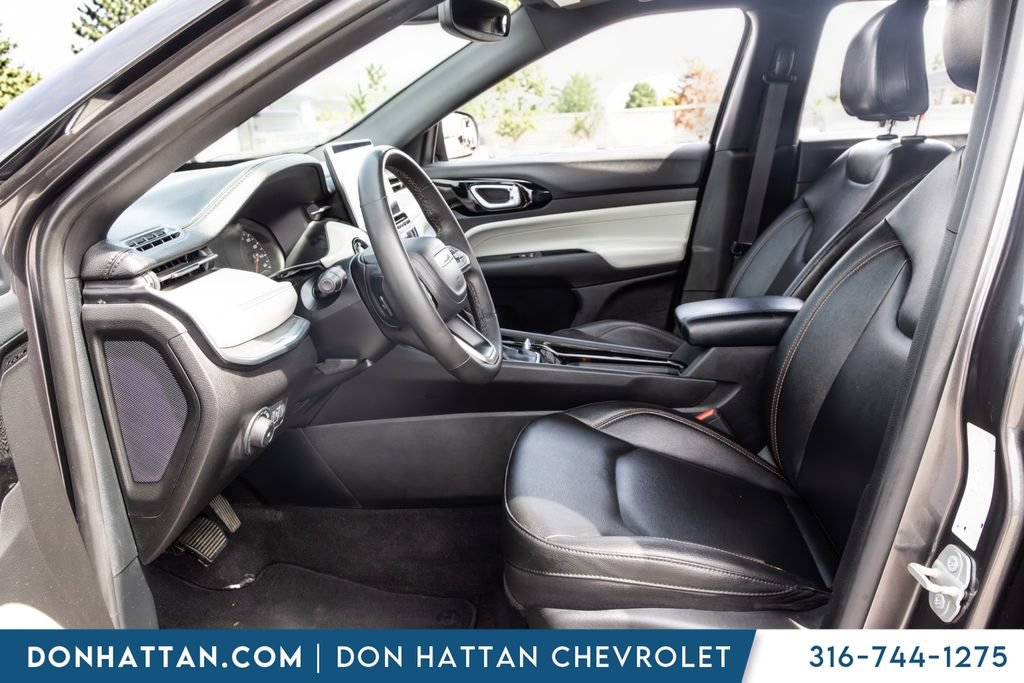Used 2024 Jeep Compass Limited AWD/4WD image 3