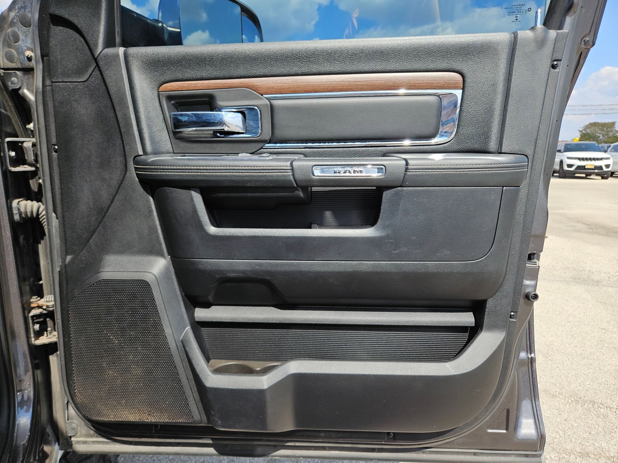 Used 2014 RAM 3500 Laramie w/ Protection Group image 29