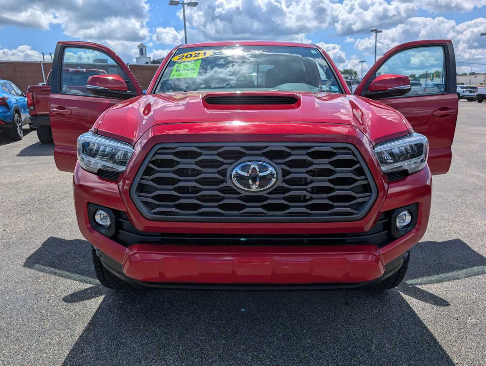 Used 2021 Toyota Tacoma TRD Sport w/ Technology Package AWD/4WD image 14