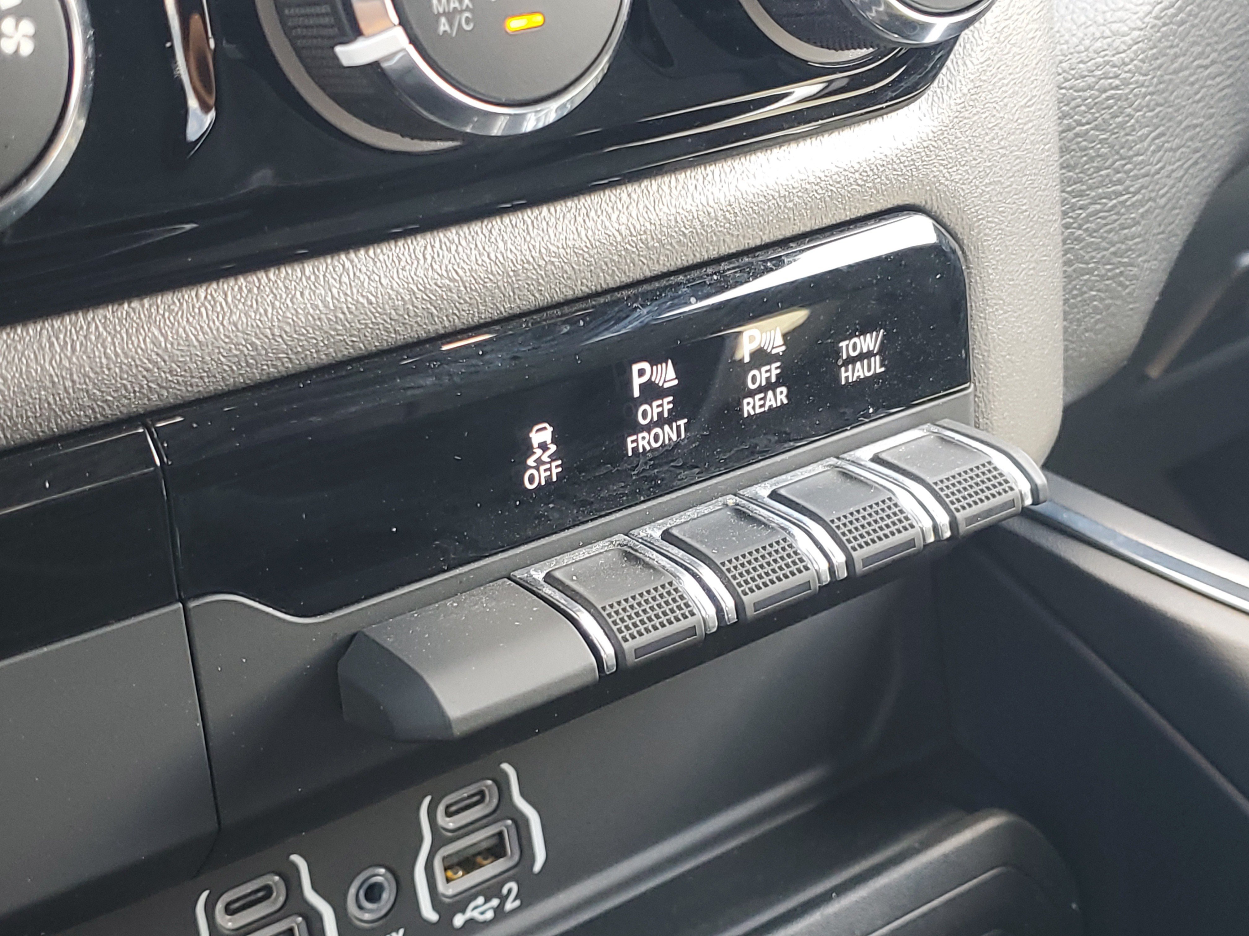 Used 2025 RAM 1500 Big Horn AWD/4WD image 31
