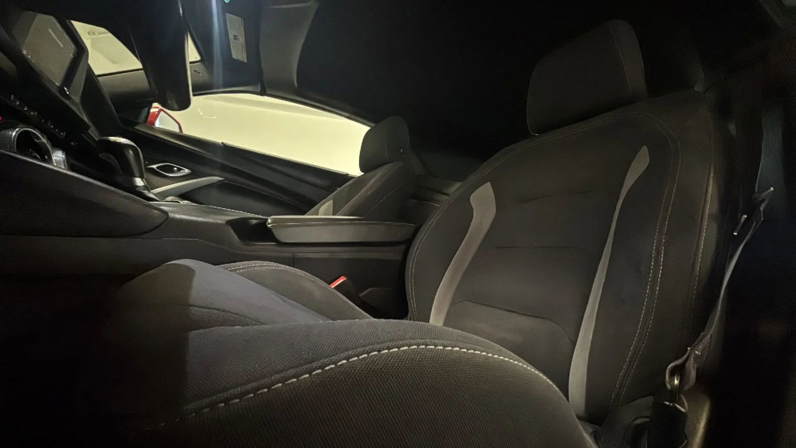 Used 2020 Chevrolet Camaro LT image 9