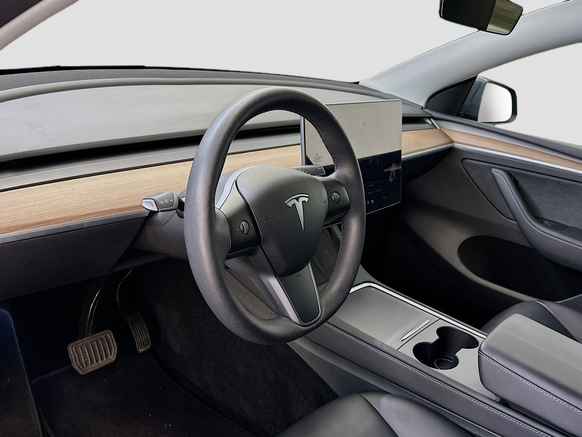 Used 2023 Tesla Model Y Long Range image 18