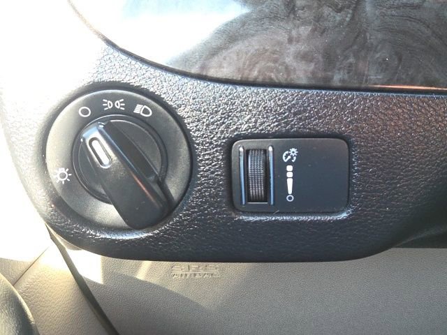 Used 2016 Dodge Grand Caravan SXT FWD image 27