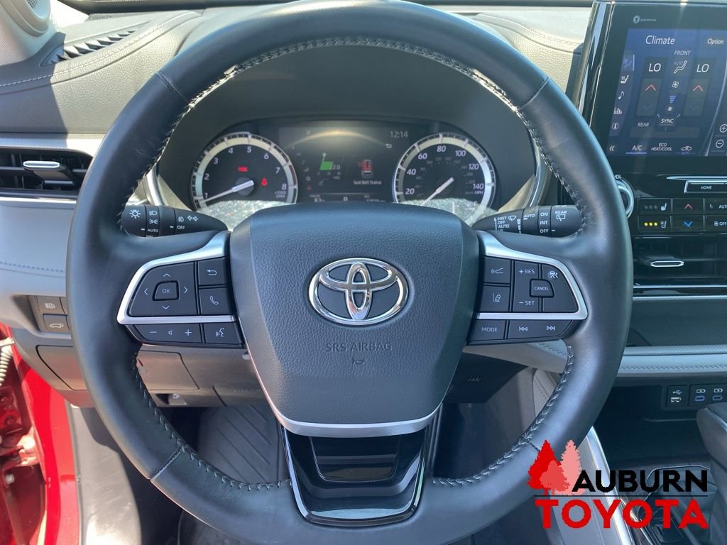 Used 2022 Toyota Highlander Platinum AWD/4WD image 44