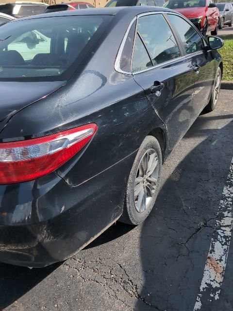 Used 2016 Toyota Camry SE image 4