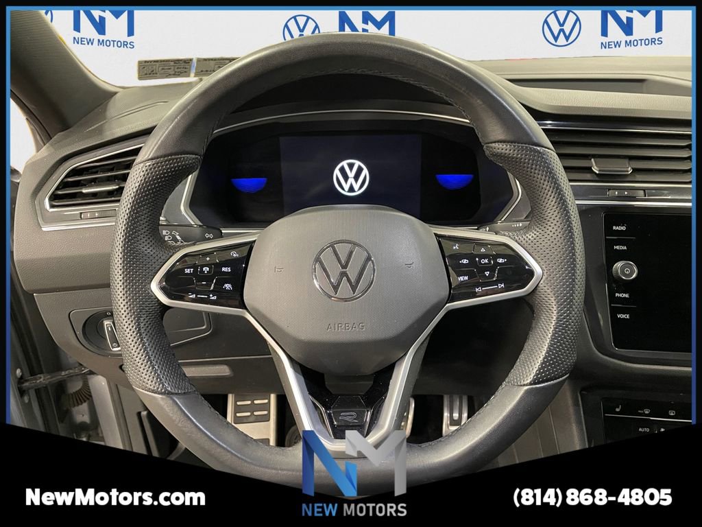 Used 2022 Volkswagen Tiguan SE R-Line image 12