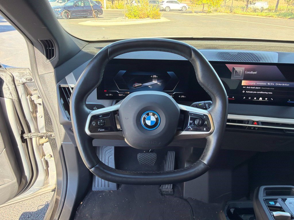 Used 2024 BMW iX xDrive50 AWD/4WD image 13