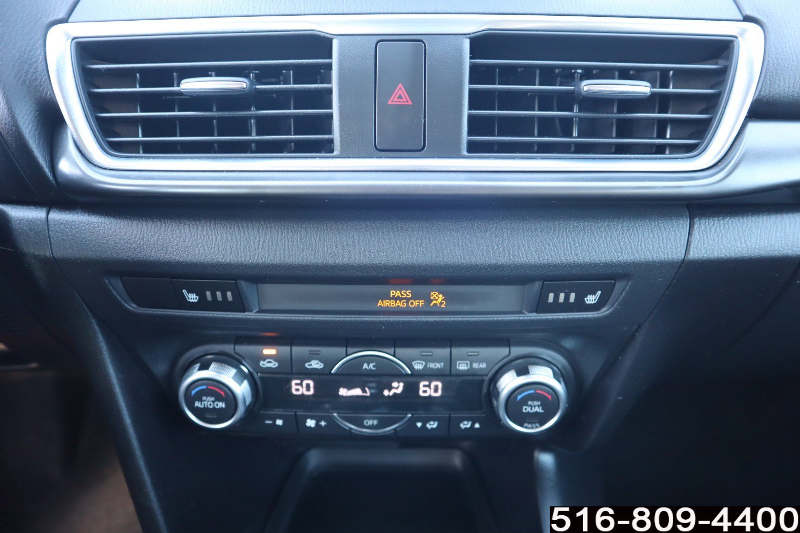 Used 2018 MAZDA MAZDA3 Grand Touring image 19