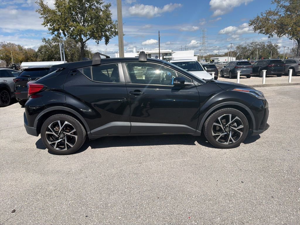 Used 2020 Toyota C-HR XLE image 4