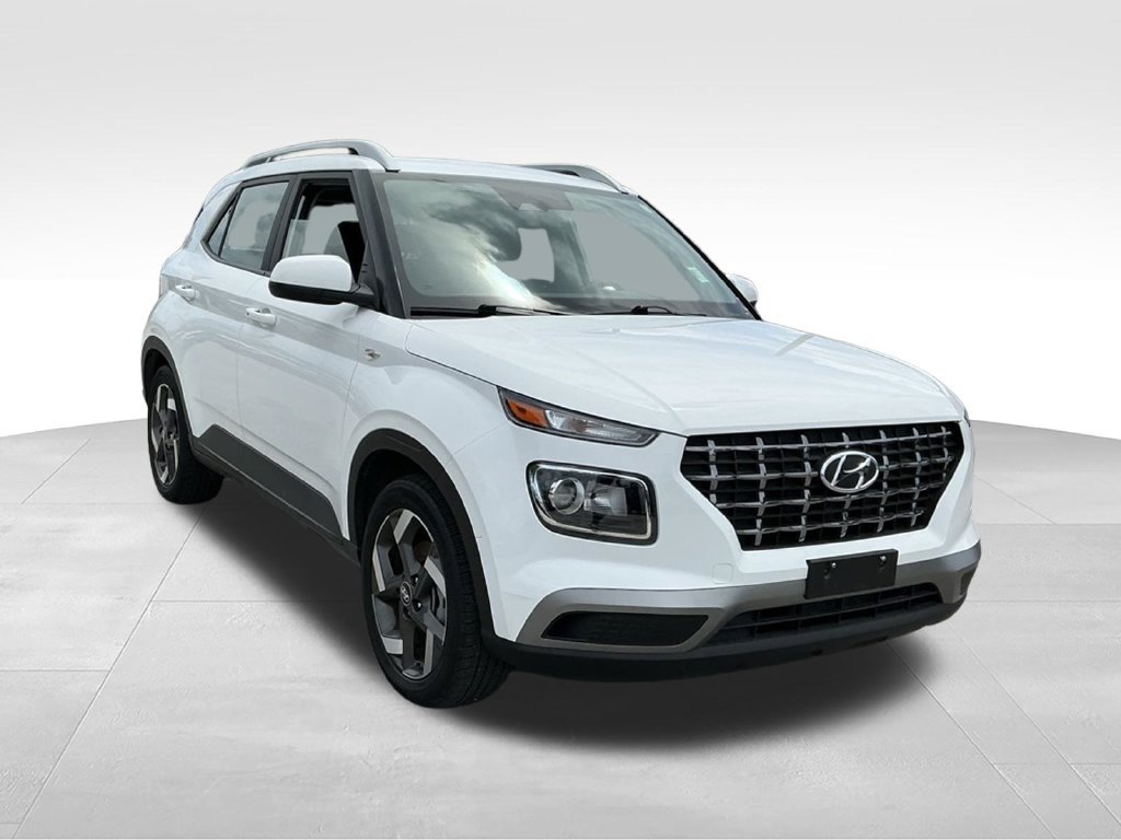 Used 2025 Hyundai Venue SEL FWD image 13
