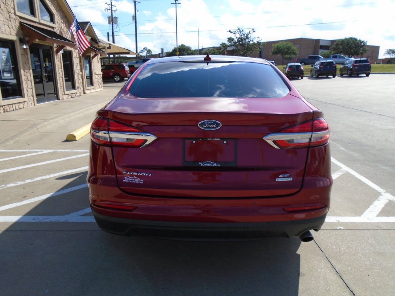 Used 2019 Ford Fusion SE FWD image 6