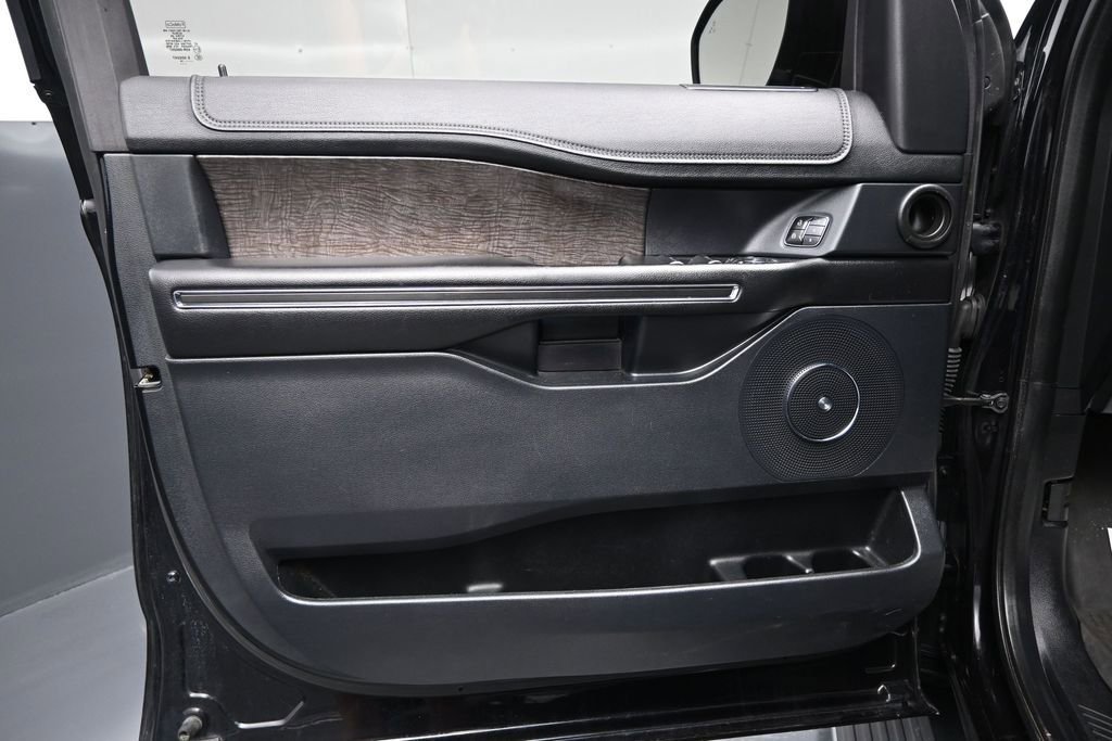 Used 2019 Ford Expedition Max Limited AWD/4WD image 10