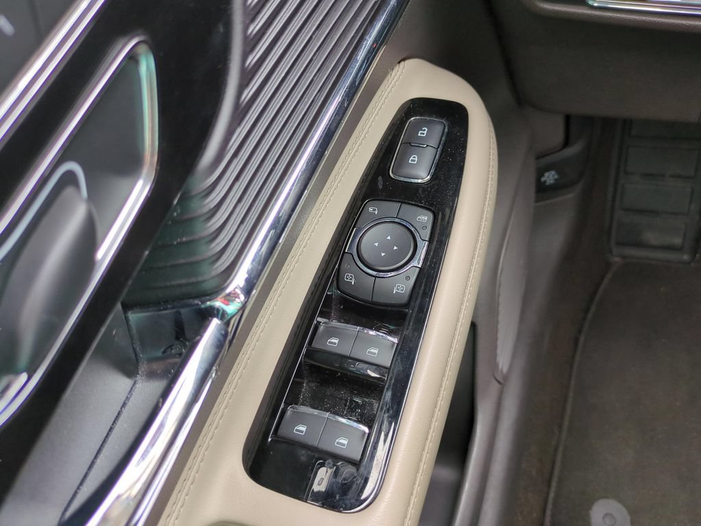 Used 2022 Lincoln Corsair Reserve w/ Elements Package FWD image 19